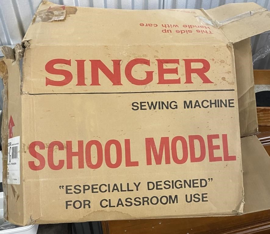 VINTAGE SINGER SCHOOL MODEL PORTABLE SEWING MACHINE The Oaks of