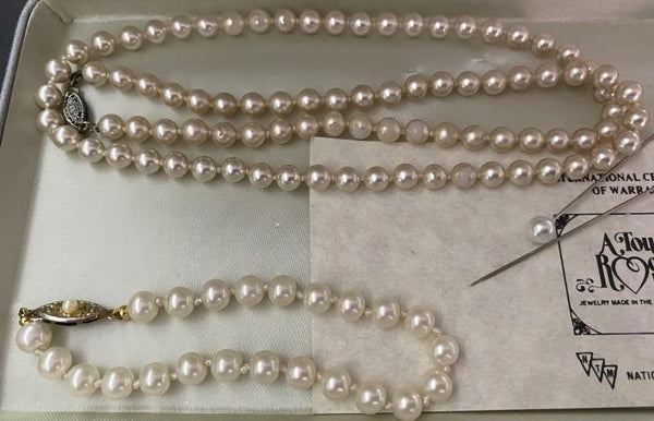 BEAUTIFUL VINTAGE A TOUCH OF ROMANCE FAUX PEARL NECKLACE & BRACELET SET